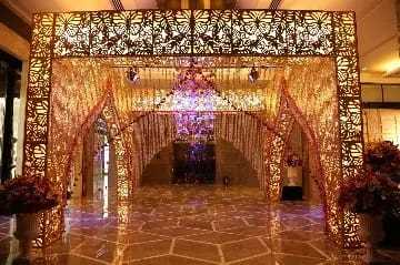 The Ritz by Ferns N Petals